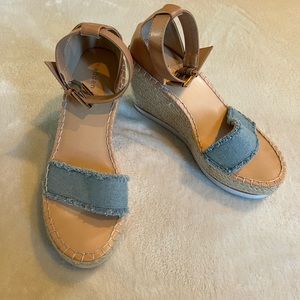 Madden Girl Woman’s Denim Wedge Sandals. Size 7.5.
